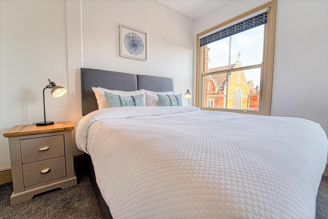 Host & Stay - Upper Tything Apartment ウスター エクステリア 写真